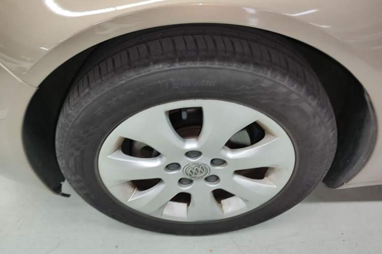 Used Buick Regal 2014 2.0L Elite Fashion Edition Left Front Wheel Hub
