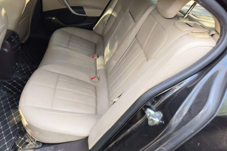 Used Buick Regal 2014 2.0L Elite Fashion Edition Left Rear Seat