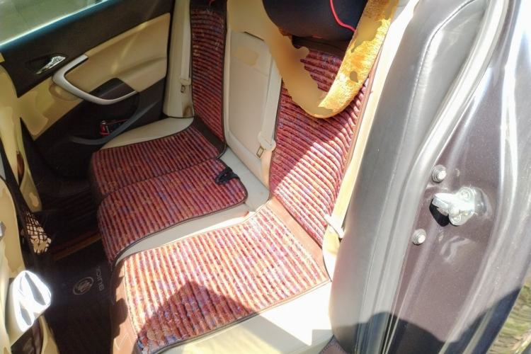 Used Buick Regal 2014 2.0L Elite Fashion Edition Left Rear Seat