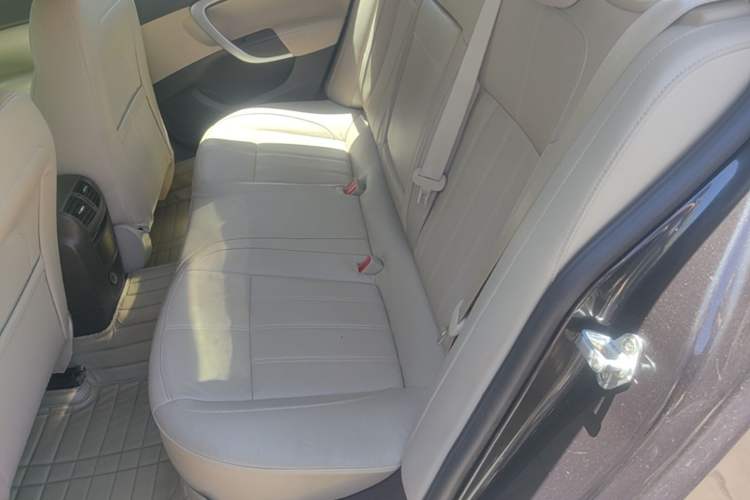 Used Buick Regal 2014 2.0L Elite Fashion Edition Left Rear Seat