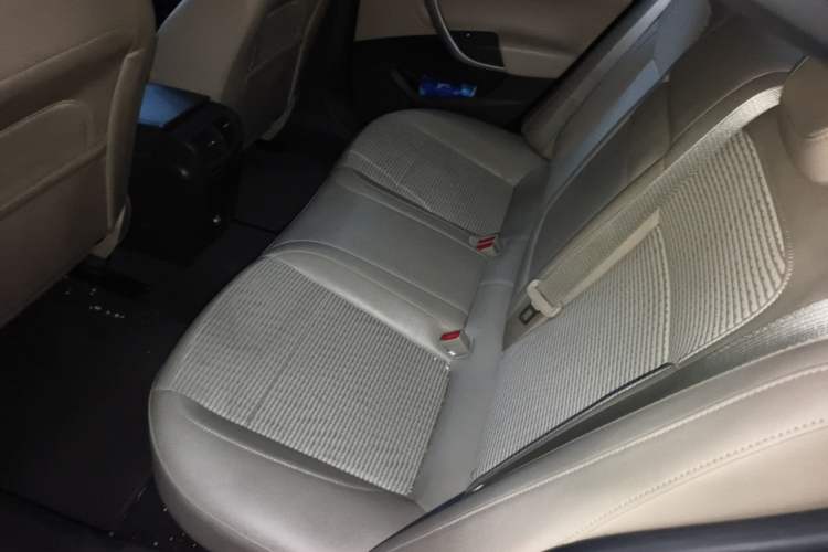 Used Buick Regal 2014 2.0L Leading Fashion Edition Left Rear Seat