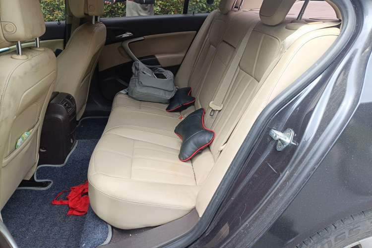 Used Buick Regal 2014 2.0L Elite Fashion Edition Left Rear Seat