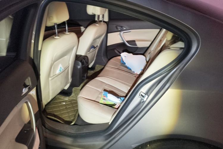 Used Buick Regal 2014 2.0L Elite Fashion Edition Left Rear Seat