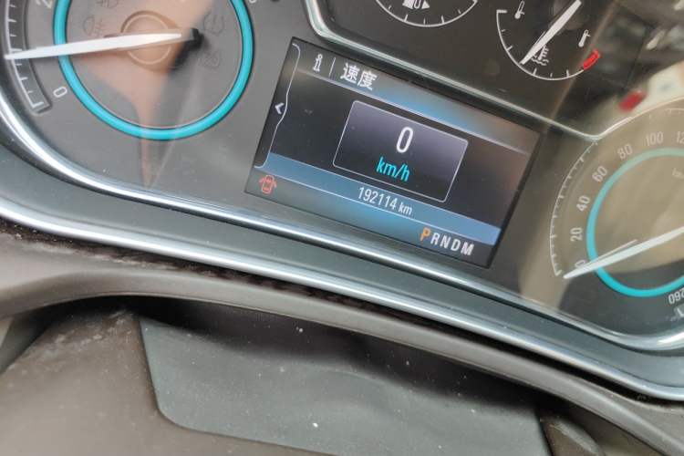 Used Buick Regal 2014 2.0L Elite Fashion Edition Odometer Close Up