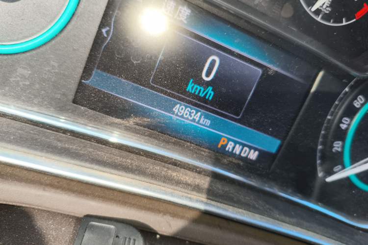 Used Buick Regal 2014 2.0L Elite Fashion Edition Odometer Close Up