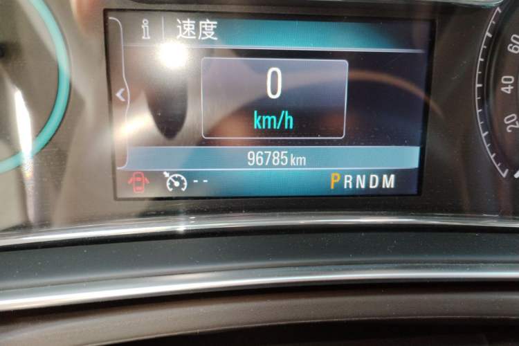 Used Buick Regal 2014 2.0L Elite Fashion Edition Odometer Close Up