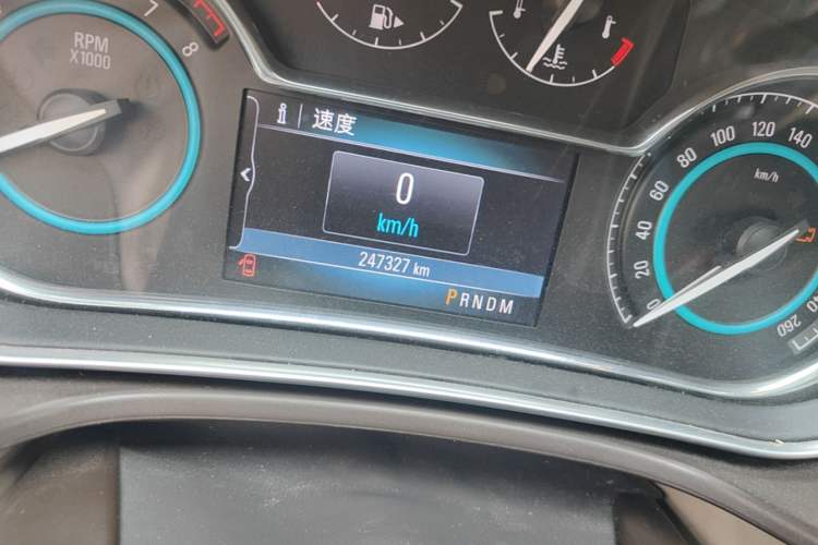 Used Buick Regal 2014 2.0L Elite Fashion Edition Odometer Close Up