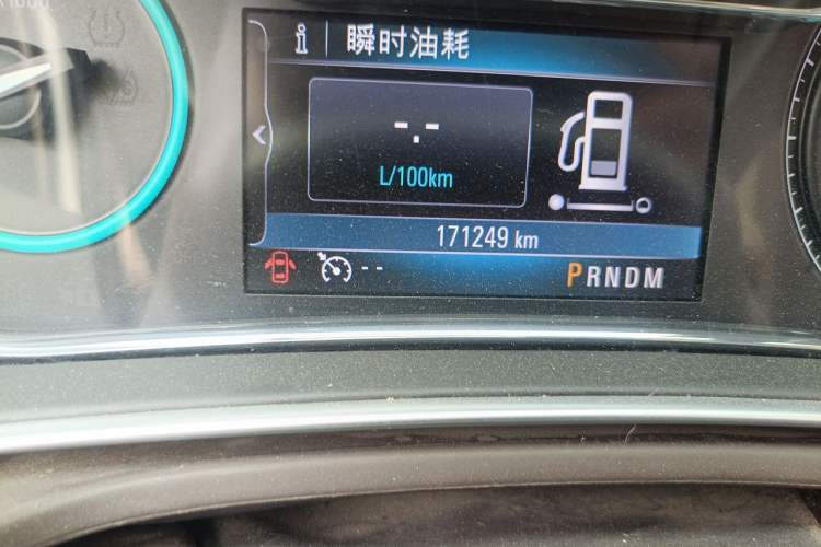 Used Buick Regal 2014 2.0L Elite Fashion Edition Odometer Close Up