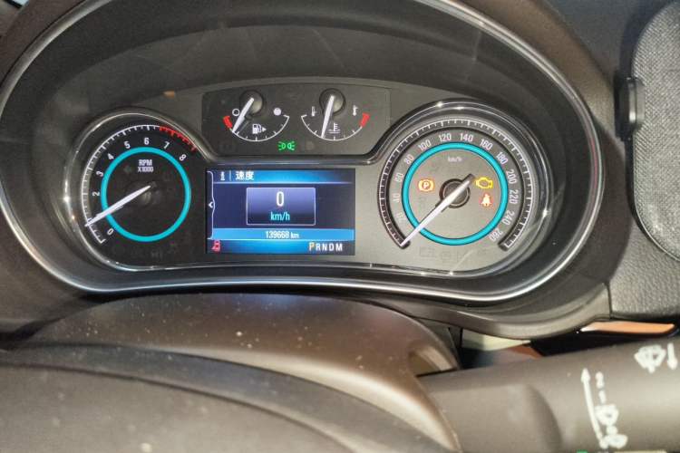 Used Buick Regal 2014 2.0L Elite Fashion Edition Odometer Close Up
