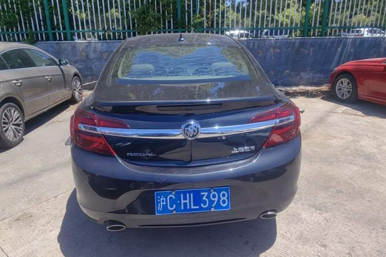 Used Buick Regal 2014 2.0L Elite Fashion Edition Rear