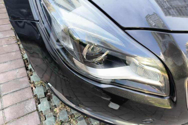 Used Buick Regal 2014 2.0L Elite Fashion Edition Right Front Headlight