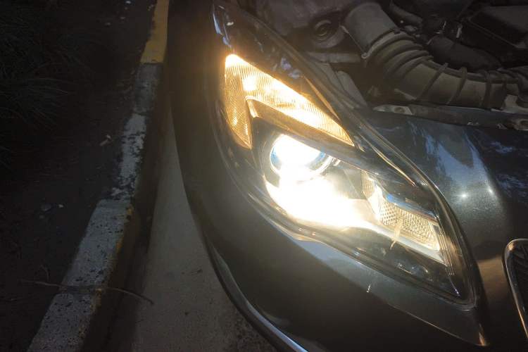 Used Buick Regal 2014 2.0L Leading Fashion Edition Right Front Headlight