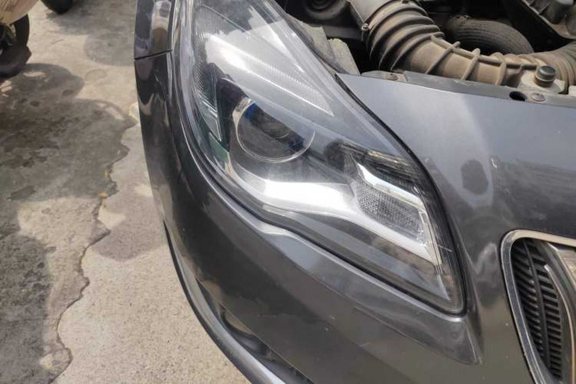 Used Buick Regal 2014 2.4L SIDI Elite Fashion Edition Right Front Headlight