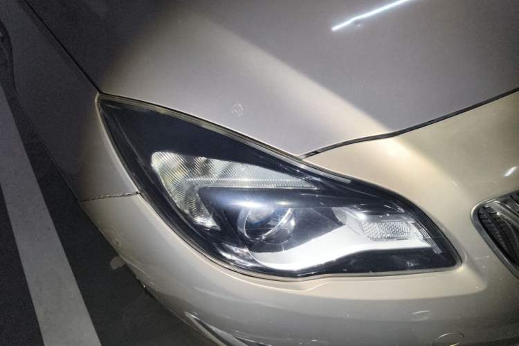 Used Buick Regal 2014 2.0L Elite Fashion Edition Right Front Headlight