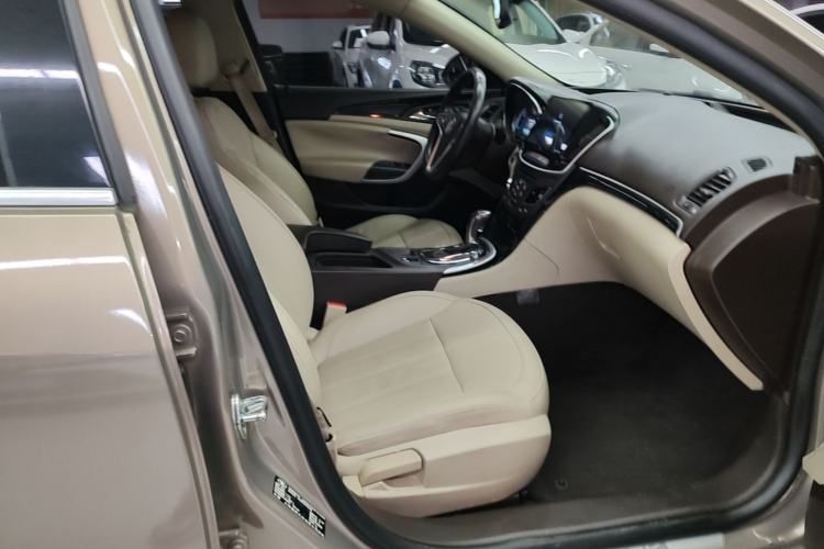 Used Buick Regal 2014 2.0L Elite Fashion Edition Right Front Seat