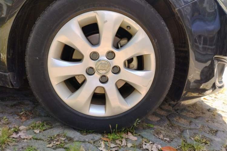 Used Buick Regal 2014 2.0L Elite Fashion Edition Right Front Wheel Hub