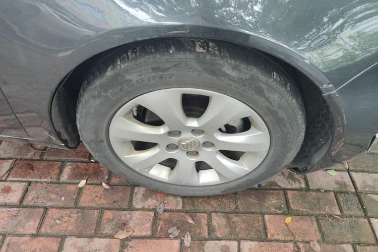 Used Buick Regal 2014 2.0L Elite Fashion Edition Right Front Wheel Hub