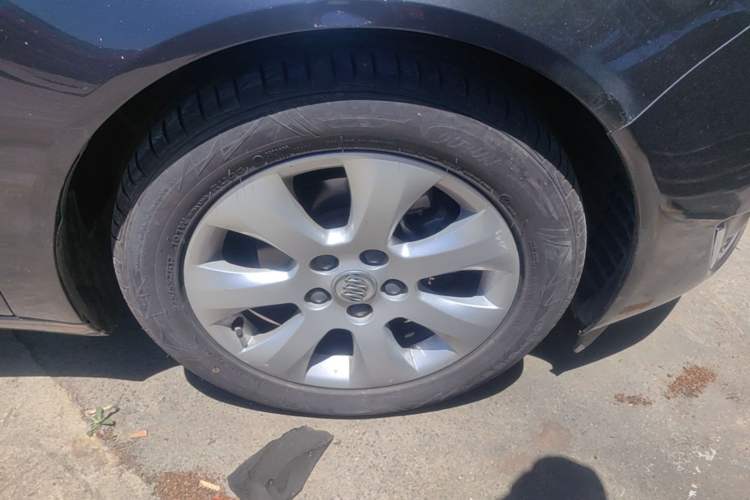 Used Buick Regal 2014 2.0L Elite Fashion Edition Right Front Wheel Hub