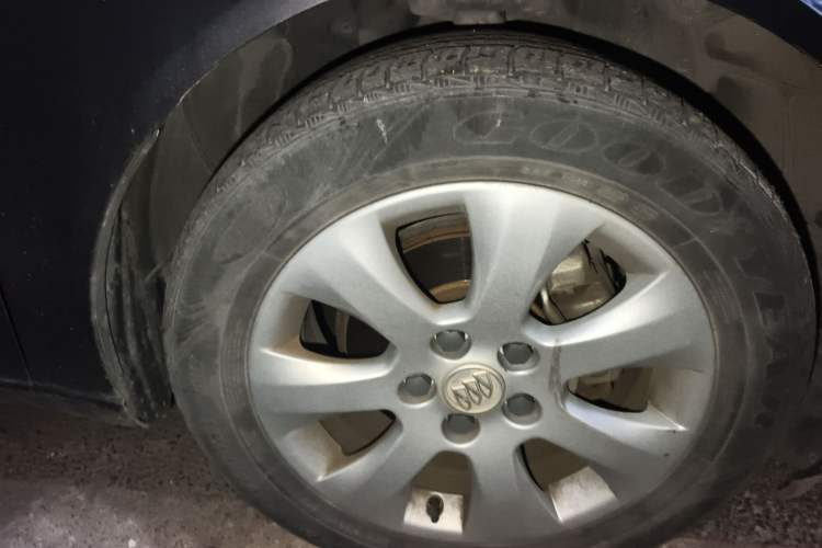 Used Buick Regal 2014 2.0L Leading Fashion Edition Right Front Wheel Hub