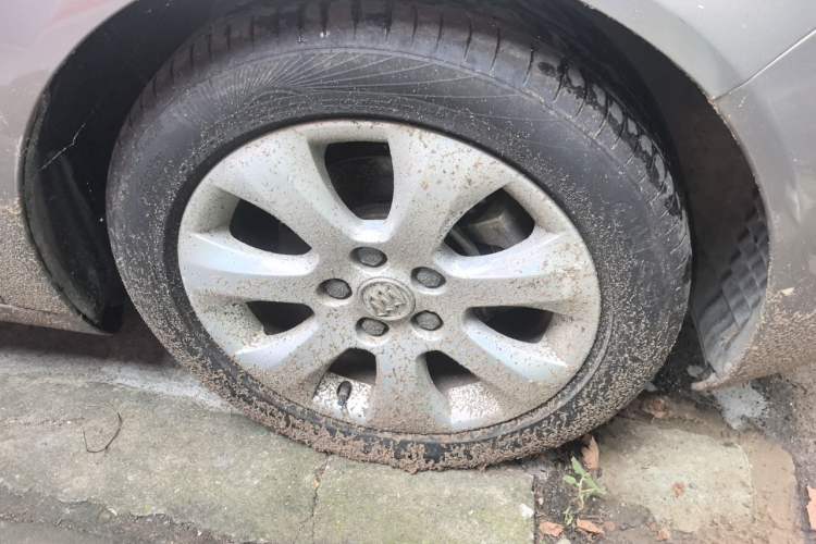 Used Buick Regal 2014 2.0L Leading Fashion Edition Right Front Wheel Hub