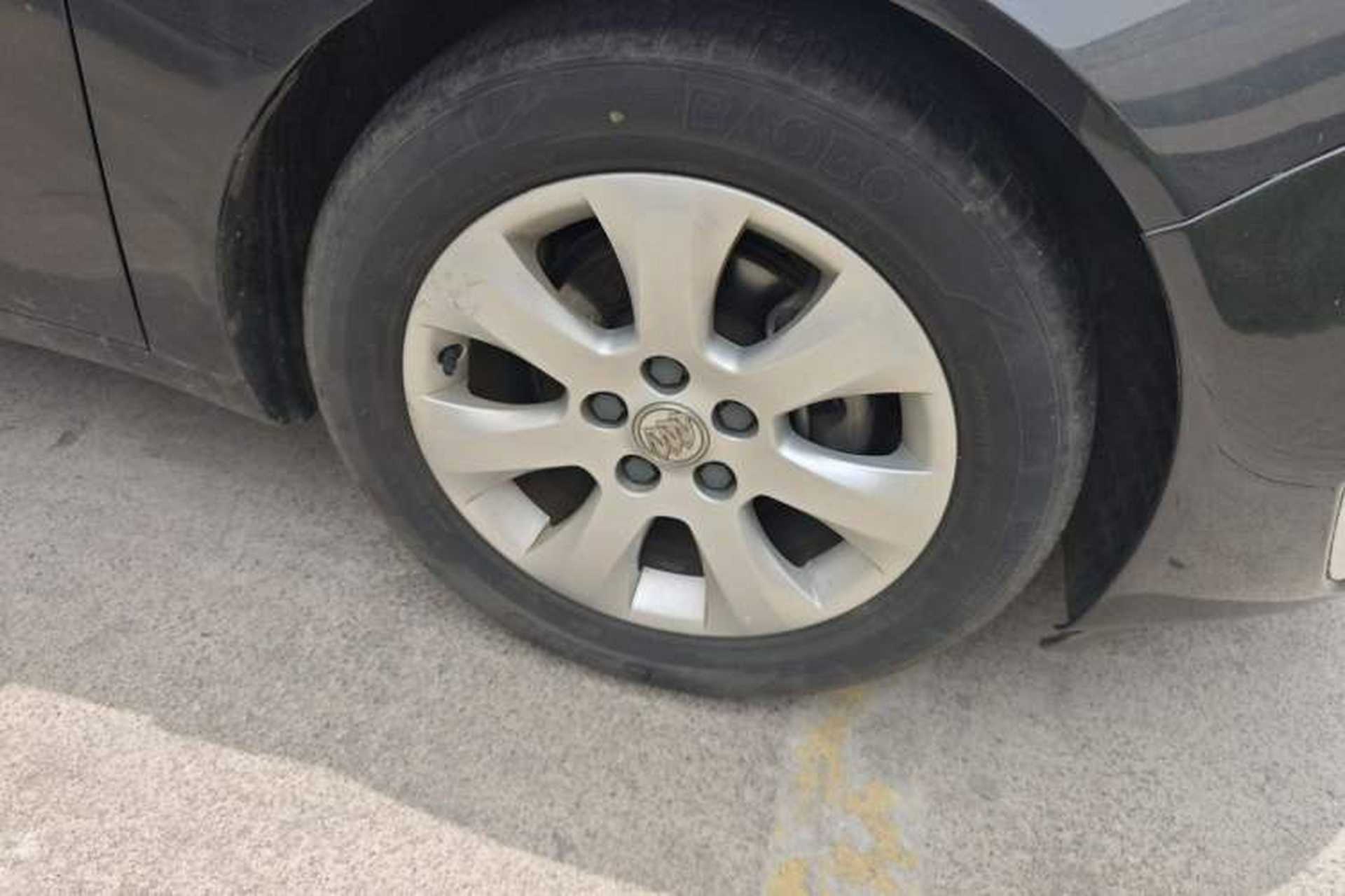 Used Buick Regal 2014 2.0L Leading Fashion Edition Right Front Wheel Hub