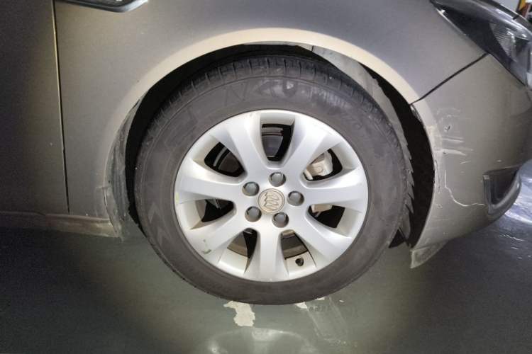 Used Buick Regal 2014 2.0L Elite Fashion Edition Right Front Wheel Hub