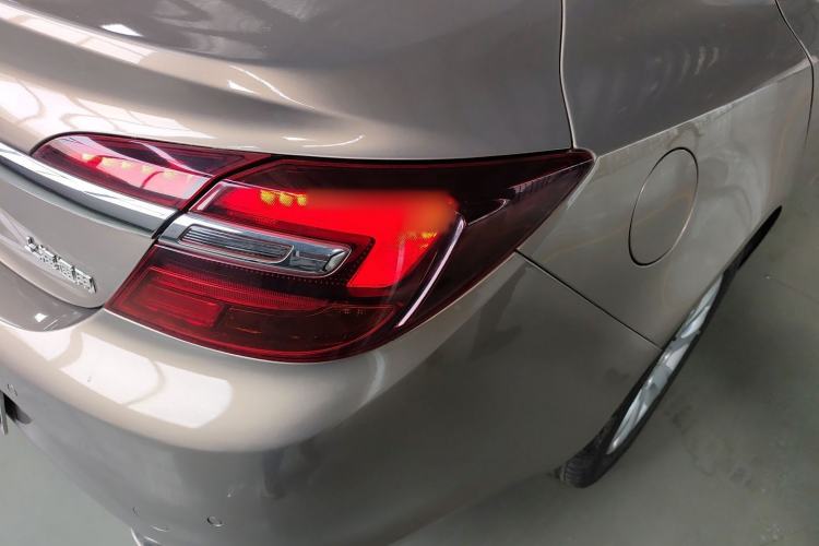Used Buick Regal 2014 2.0L Leading Fashion Edition Right Rear Taillight