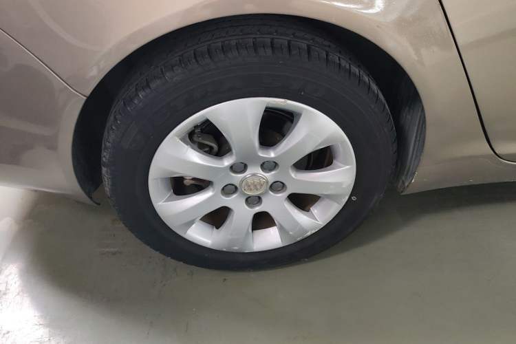Used Buick Regal 2014 2.0L Leading Fashion Edition Right Rear Wheel Hub