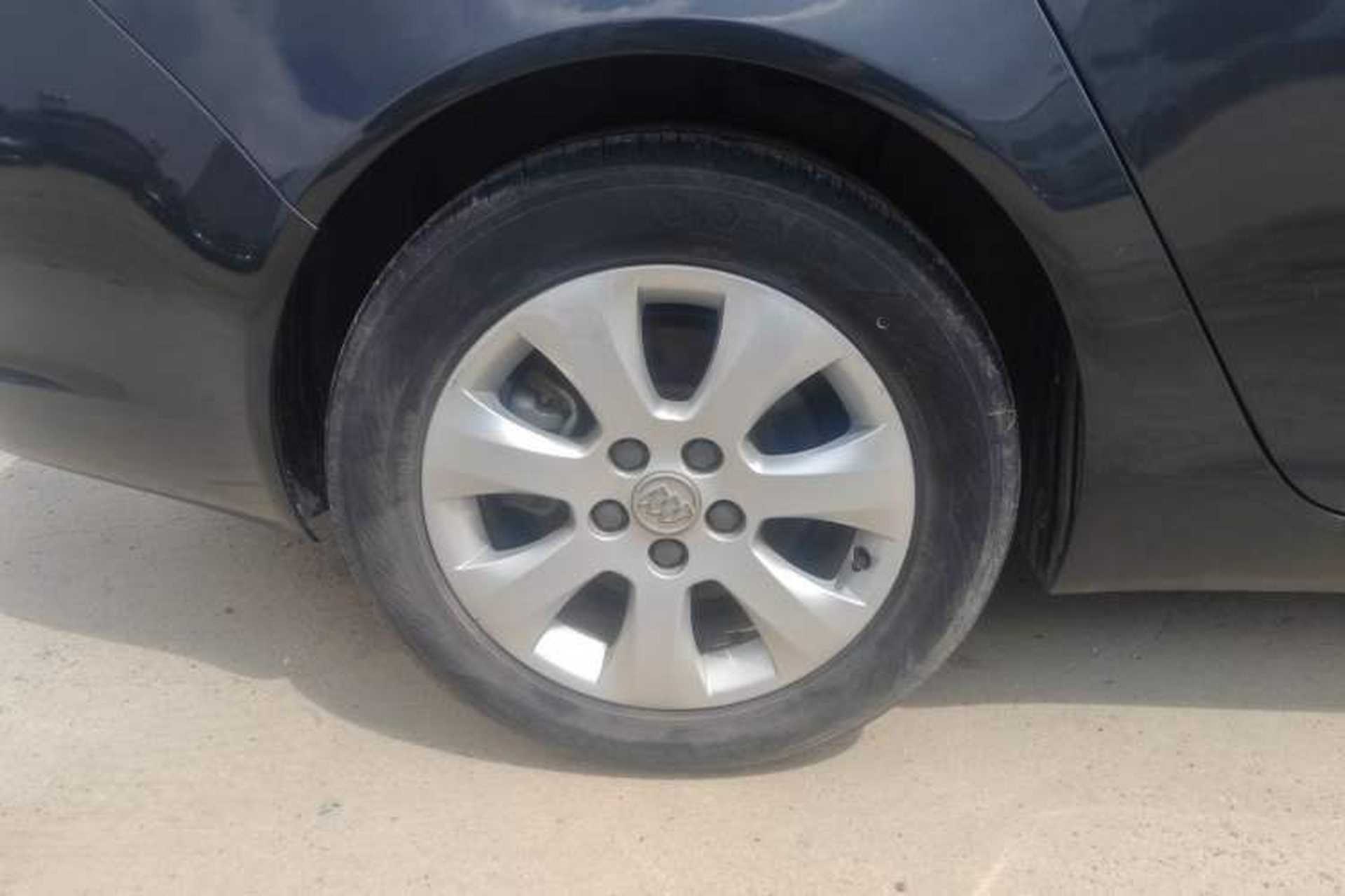 Used Buick Regal 2014 1.6T Fashionable Tech Edition Right Rear Wheel Hub