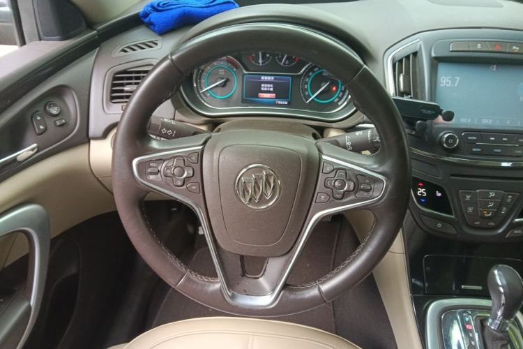 Used Buick Regal 2014 2.0L Elite Fashion Edition Steering Wheel