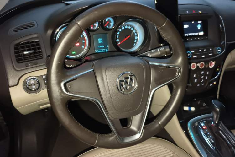 Used Buick Regal 2014 2.0L Leading Fashion Edition Steering Wheel