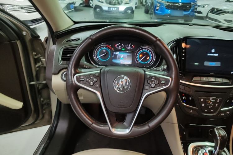 Used Buick Regal 2014 2.0L Elite Fashion Edition Steering Wheel