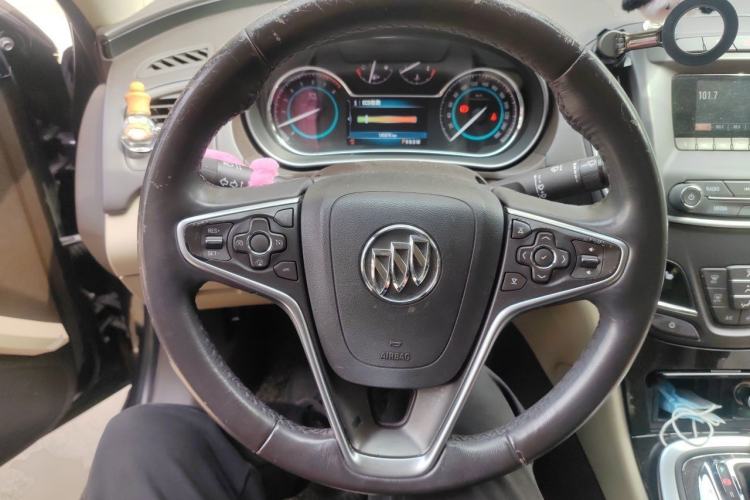 Used Buick Regal 2014 2.4L SIDI Elite Fashion Edition Steering Wheel