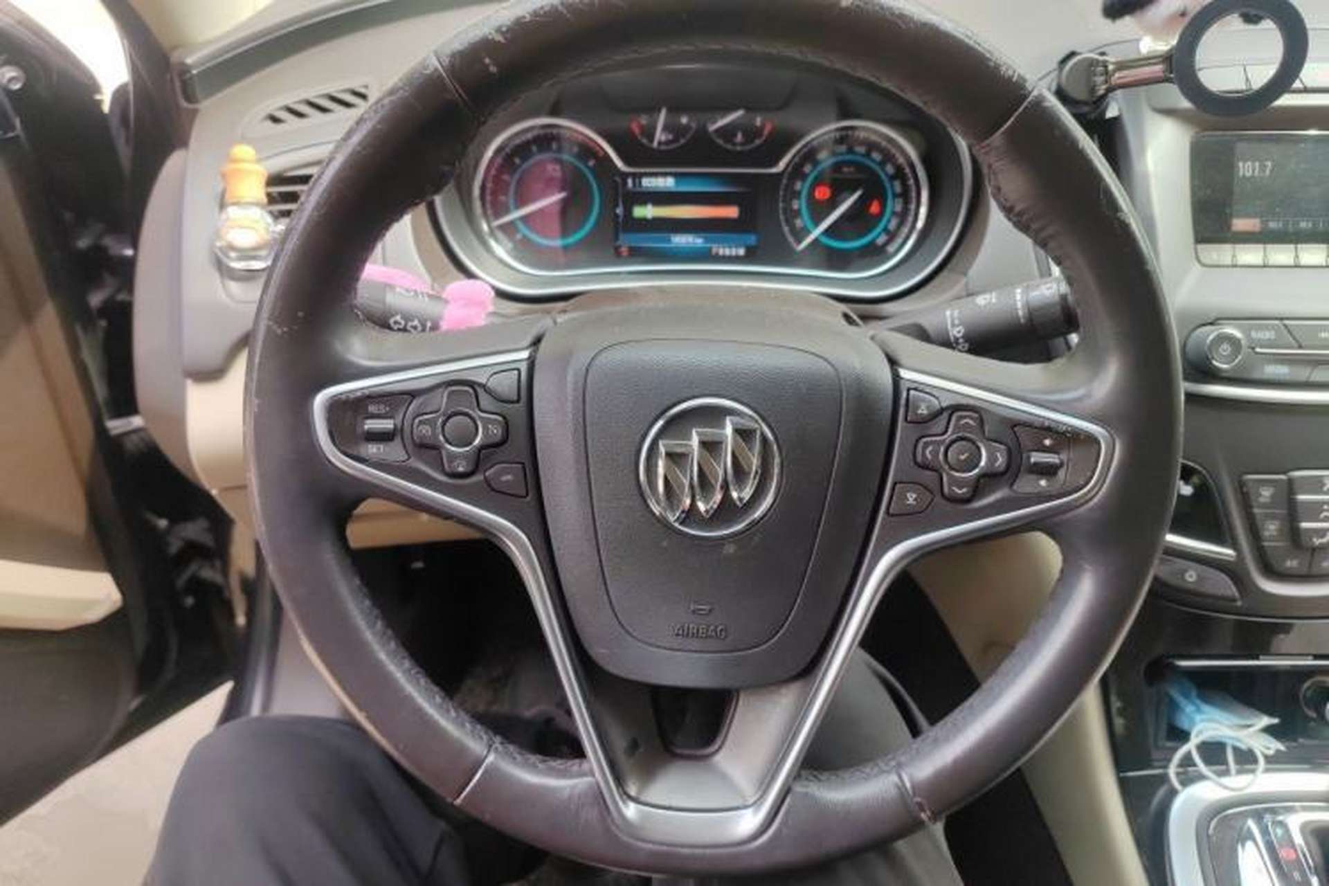 Used Buick Regal 2014 2.4L SIDI Elite Fashion Edition Steering Wheel