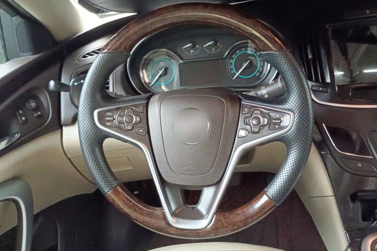Used Buick Regal 2014 2.4L SIDI Elite Fashion Edition Steering Wheel