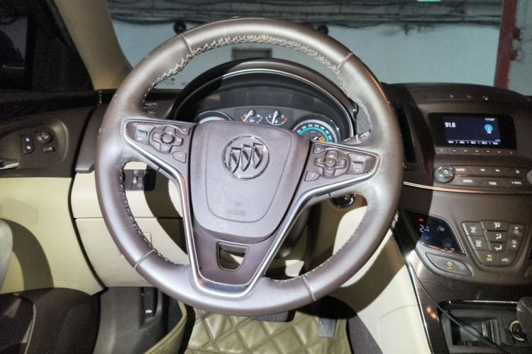 Used Buick Regal 2014 2.0L Elite Fashion Edition Steering Wheel