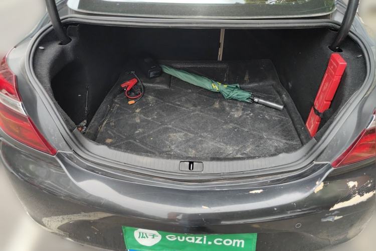 Used Buick Regal 2014 2.0L Elite Fashion Edition Trunk