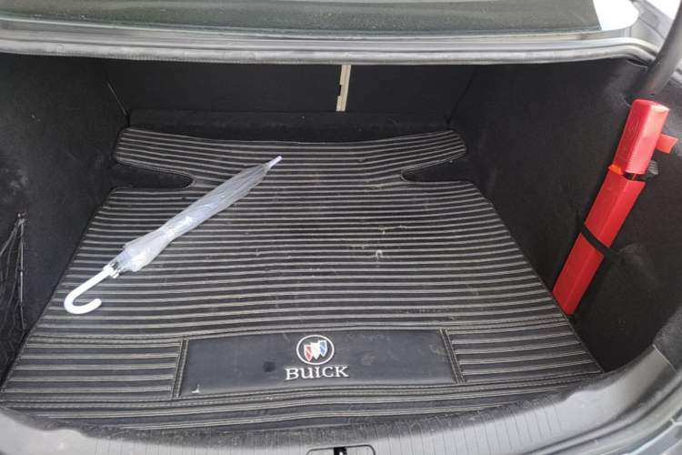 Used Buick Regal 2014 2.0L Elite Fashion Edition Trunk