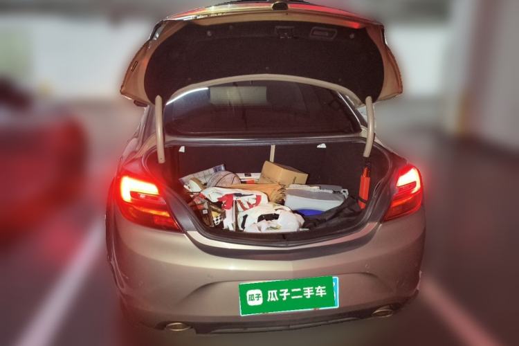 Used Buick Regal 2014 2.0L Elite Fashion Edition Trunk