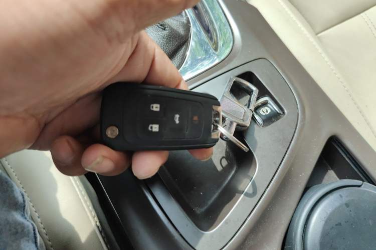 Used Buick Regal 2014 2.0L Elite Fashion Edition Vehicle Key
