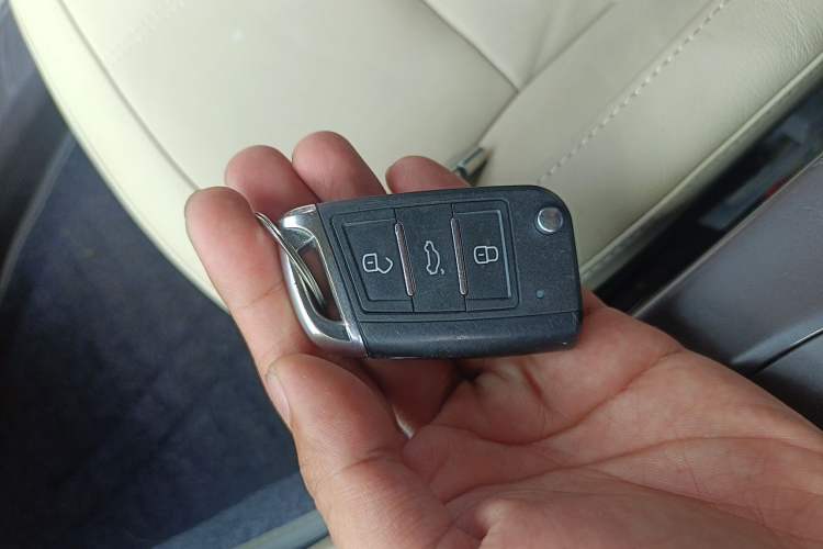 Used Buick Regal 2014 2.0L Elite Fashion Edition Vehicle Key