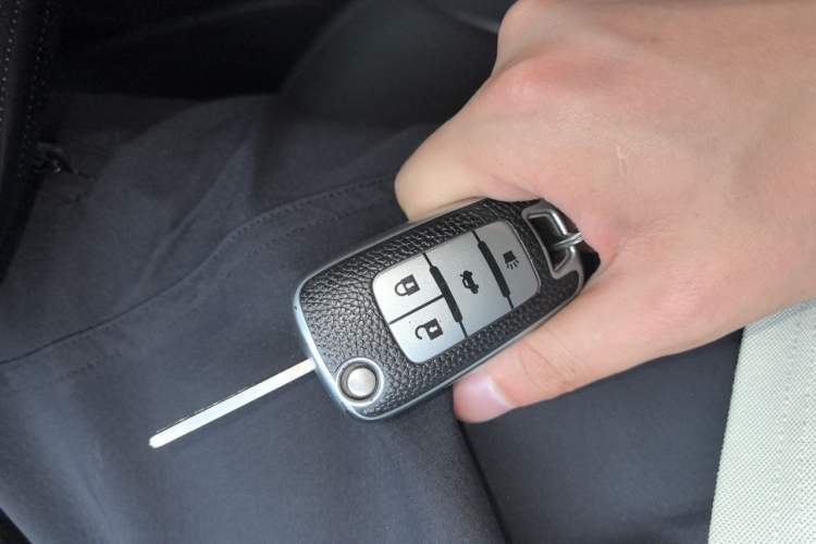 Used Buick Regal 2014 2.0L Leading Fashion Edition Vehicle Key