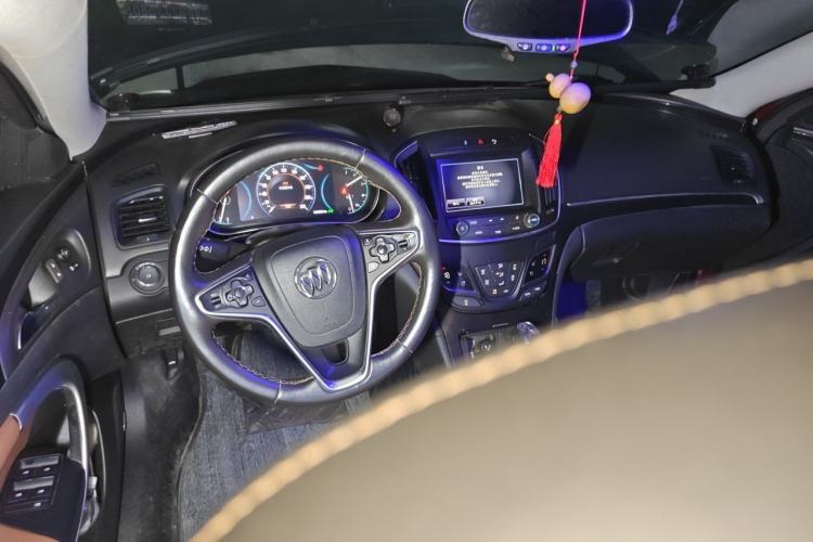 Used Buick Regal 2014 GS 2.0T Passionate Sport Edition Center Console