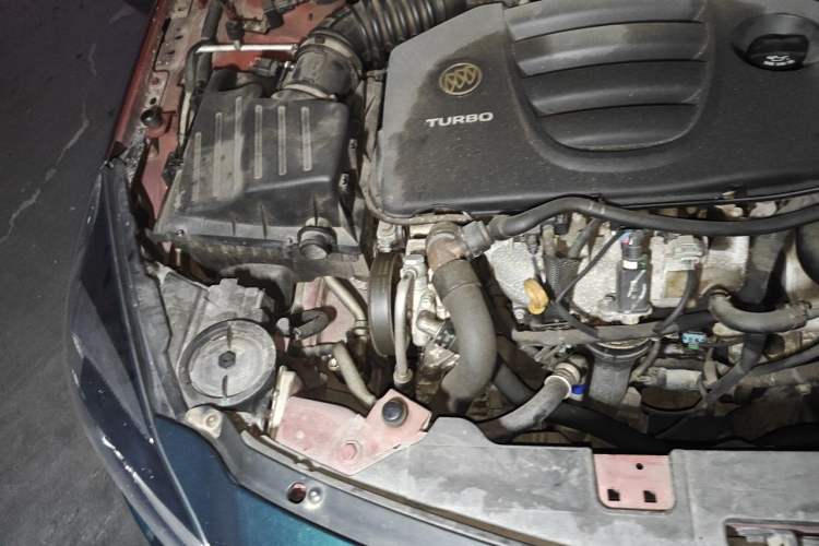 Used Buick Regal 2014 GS 2.0T Passionate Sport Edition Engine Bay Right