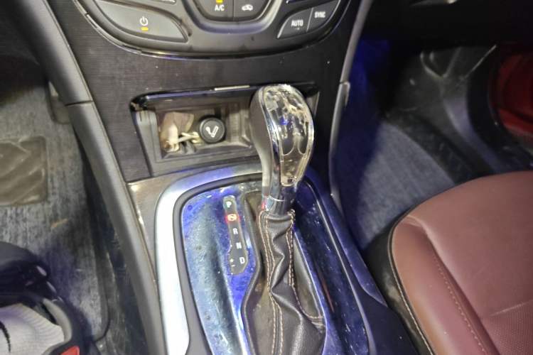 Used Buick Regal 2014 GS 2.0T Passionate Sport Edition Gear Lever