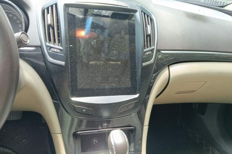 Used Buick Regal 2014 2.0L Leading Fashion Edition Audio And AC Panel