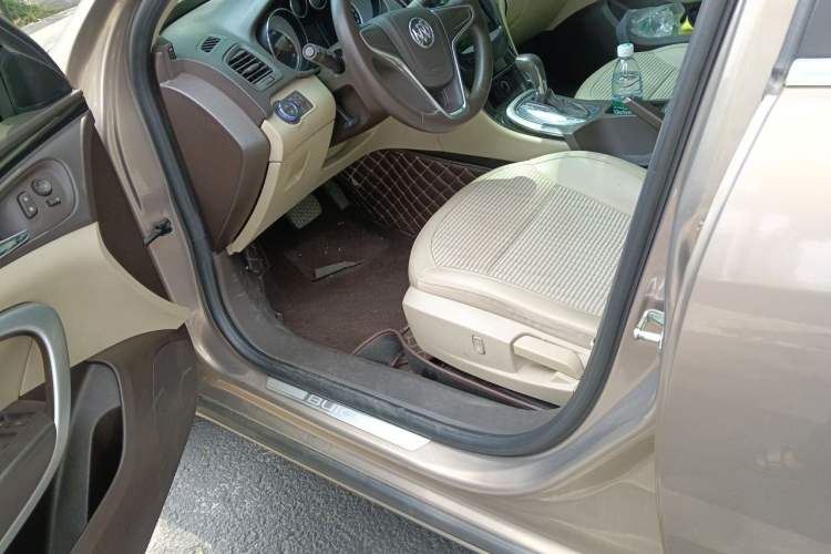 Used Buick Regal 2014 2.0L Leading Fashion Edition Driver Seat