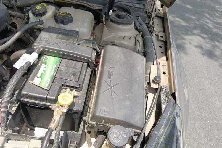 Used Buick Regal 2014 2.0L Leading Fashion Edition Engine Bay Left