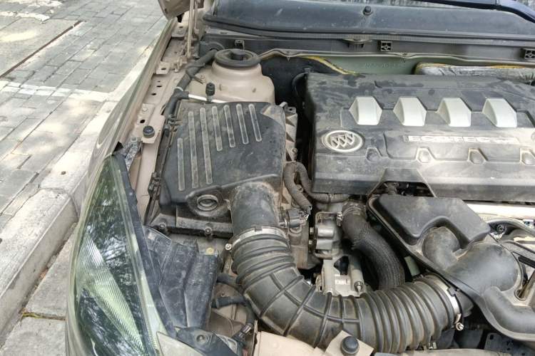 Used Buick Regal 2014 2.0L Leading Fashion Edition Engine Bay Right