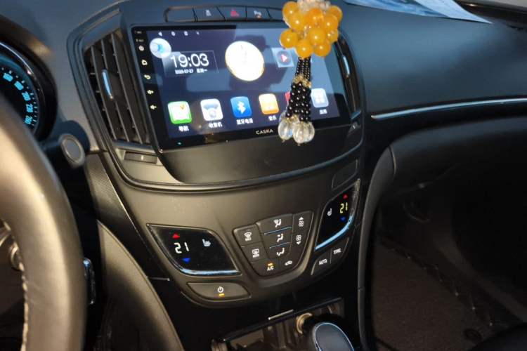 Used Buick Regal 2014 1.6T Fashionable Tech Edition Audio And AC Panel